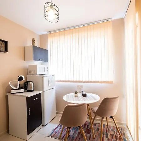 Apartment Point *