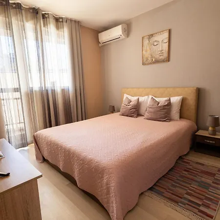Point Apartment